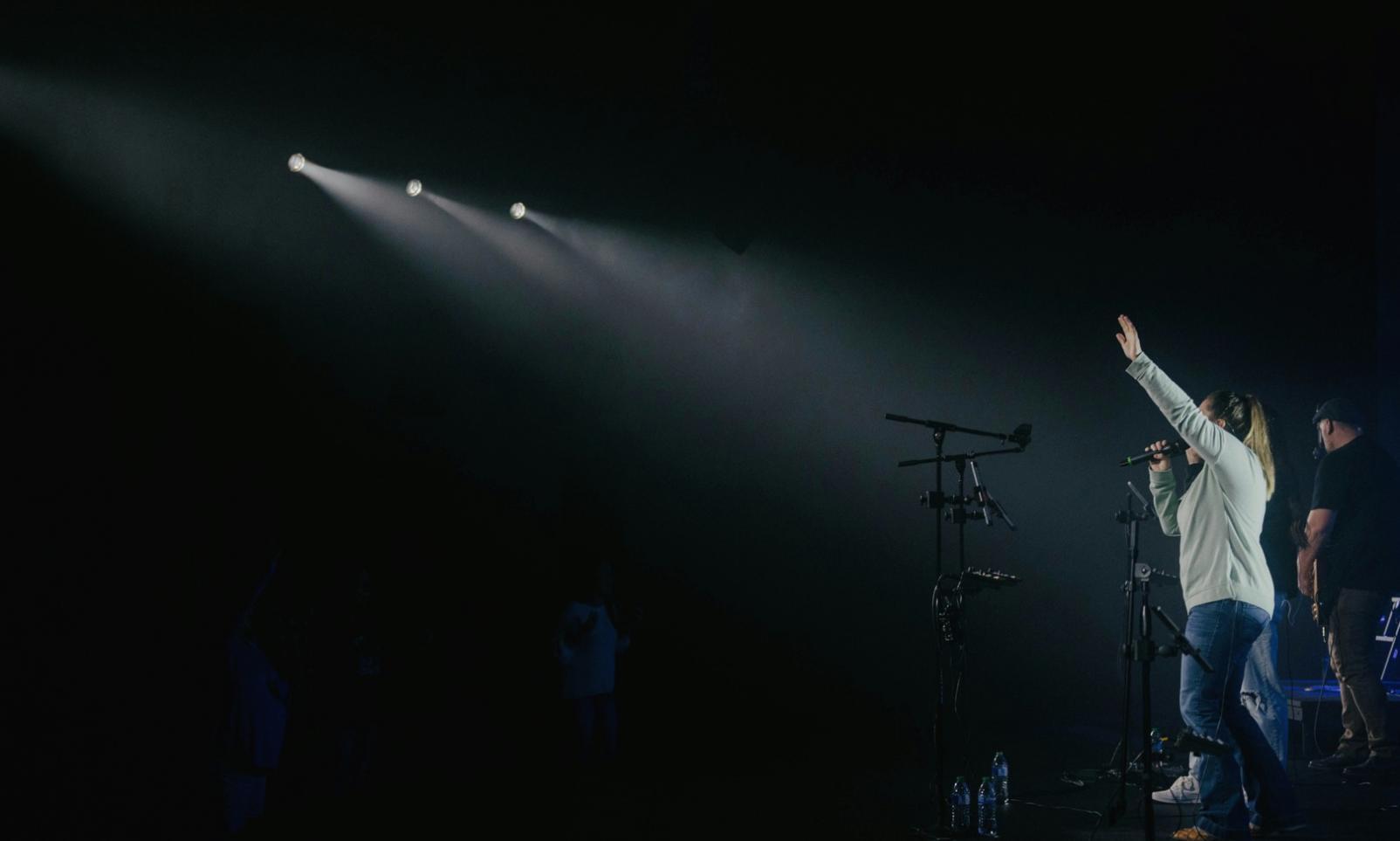 Live-Konzert Atmosphäre mit professioneller Beleuchtung